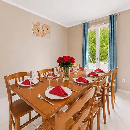 Σπίτι διακοπών Maison Renovee 4 Chambres, Calme Et Convivialite