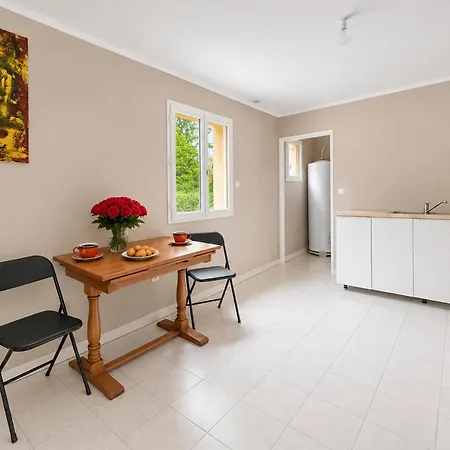 Maison Renovee 4 Chambres, Calme Et Convivialite *