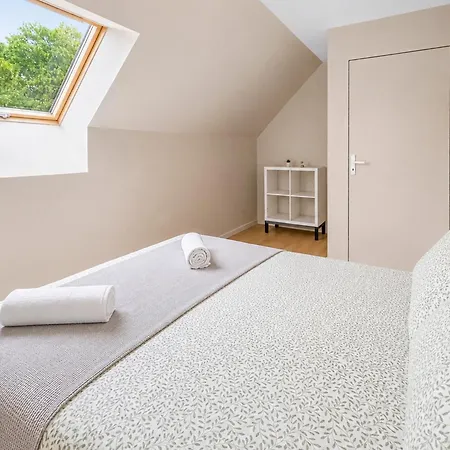 Maison Renovee 4 Chambres, Calme Et Convivialite *